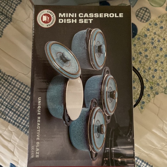 Two mini casserole dish set, two bowel set and two round covered casserole - Picture 4 of 4